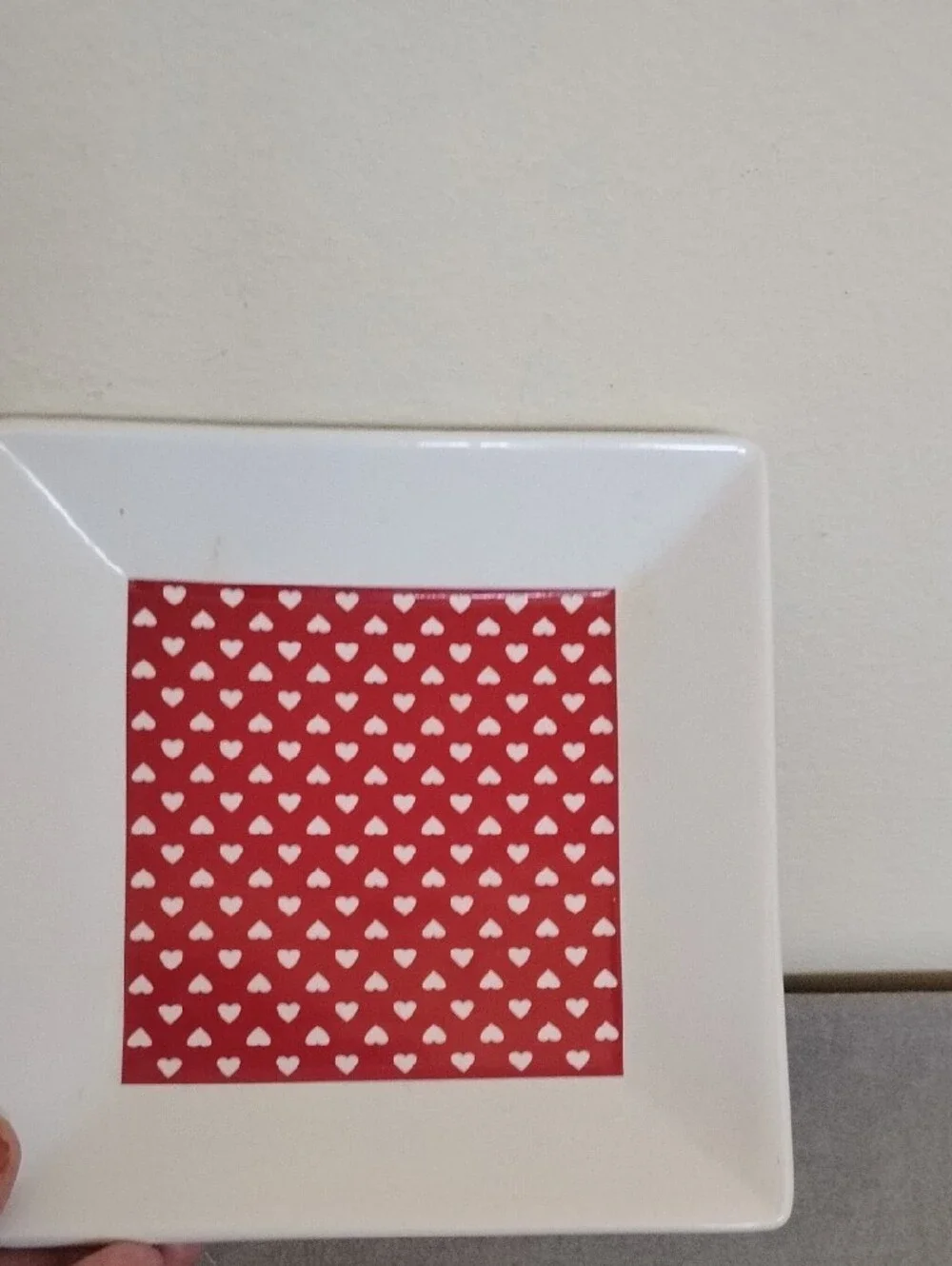 D- NWOT Square White Ceramic Plate with Red Heart Pattern